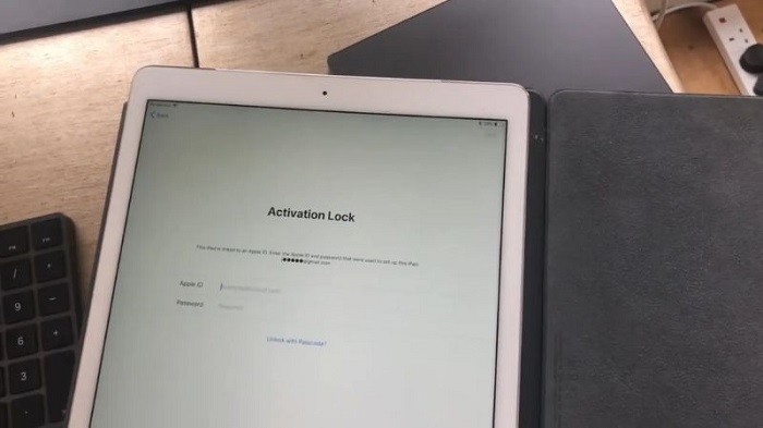 kiểm tra thanh toán tiền thu mua iPad dính iCloud Ngay